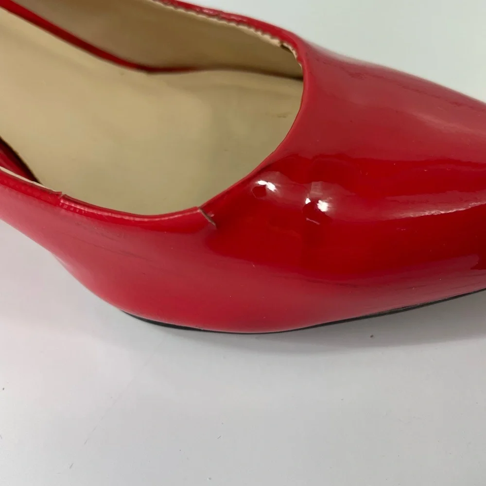 Monet Coral‎ Patent Leather 2 1/2 inch Heels, Size 6 1/2